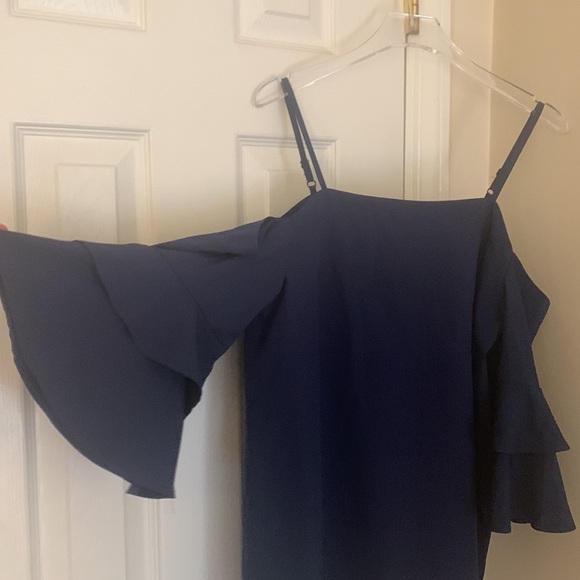 Open shoulder blouse - Picture 2 of 5